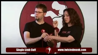 Expert showcasing simple wrist cuff tutorial with rope techniques for beginners